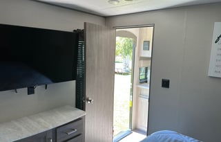 2024 Couchman - Perfect for Your Next Adventure!