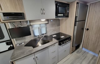 2022 Winnebago Micro Minnie 2100BH Bunks