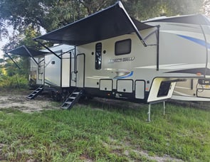 Forest River RV Cherokee Arctic Wolf Suite 3770