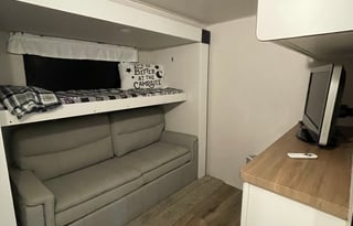2-Bedroom Camper with Loft Spacious Fully Equipped
