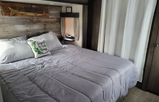 2020 Montana High Country 38' Glamper