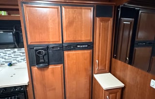 Beautiful Class A Fleetwood Discovery 39L -Fun for the family
