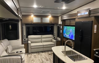 2020 Keystone RV Cougar 368MBI 5th Wheel Sleeps 10