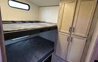 2021 Arctic Wolf 287BH Fifth Wheel, Sleeps 10!