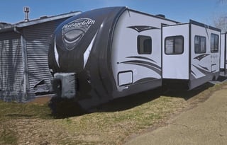 Spacious BunkHouse For Your Family Fun Event!!