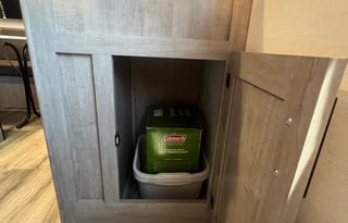 Charming 2024 Coleman 17R - Cozy and Cute!