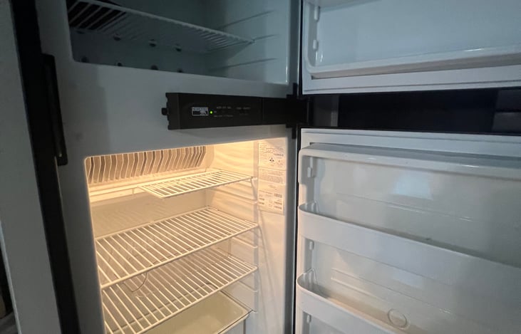 Fridge & Freezer