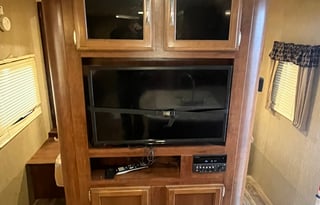 Comfort Camp Getaway - Spacious Bunkhouse