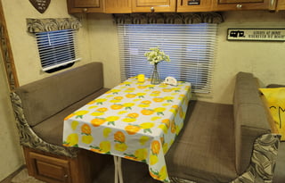 Great Family Getaway w/ 2 Slide Outs(Hybrid)