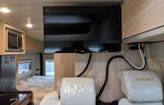 "Rovenn" Class B Campervan w/Loft (sleeps 4)