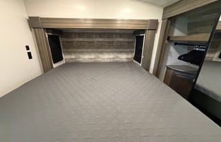 Keystone RV Cougar 368MBI