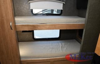 2018 Thor Motor Coach Miramar 37.1