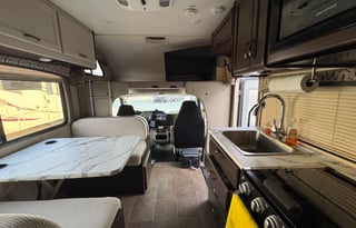 2019 Thor Chateau 22B • Low Miles • Dual Cameras