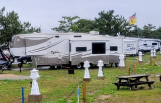 LARGE renovated 5th wheel 2 bdrm w. delivery