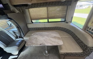 2019 Coachman Leprechaun 26' Sleeps up to 7