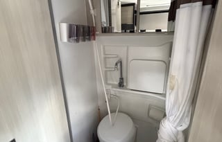 Baez RV Rentals - Adventure-Ready, Pet-Friendly RV