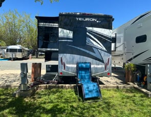 Thor Motor Coach Tiburon Sprinter 24TT