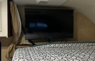 "Lucy" 2014 Thor Motor Coach Four Winds 26A