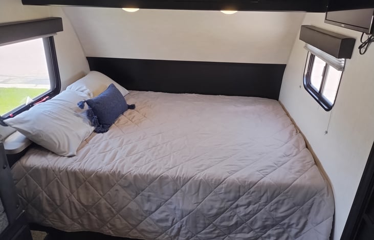 RV Queen sized bed