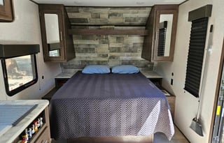 2021 Dutchmen RV Coleman Lantern LT Series 17B