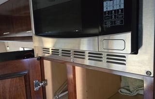 The Gateway – Luxury Touring Van