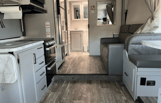 2023 Thor Geneva - G-Unit