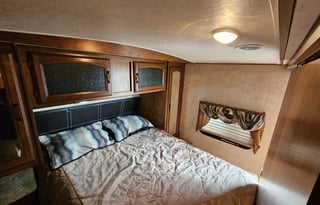 Spacious BunkHouse For Your Family Fun Event!!