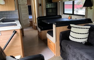 2000 Fleetwood RV Bounder 34T