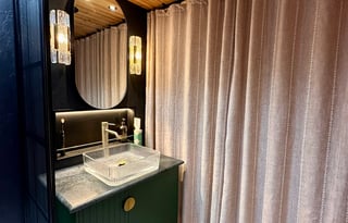 REMODELED, luxury  new interior. DELIVERY ONLY.