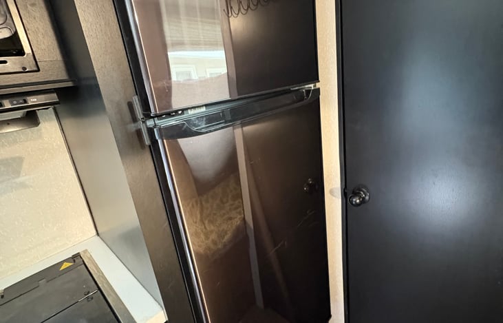 Cold large capacity refrigerator.