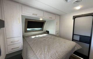 Brand NEW Eddie Bauer