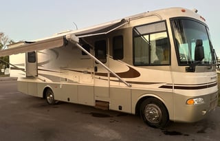 Motorhome Stationary-Not for Road Trip-We deliver