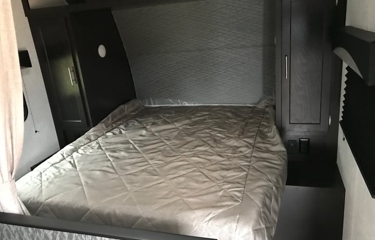 Master Bed & Closets (Queen)
-under bed storage compartment