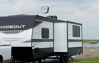 ( the traveler) Keystone Hideout 250BH