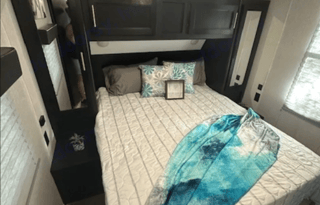 2022 Cherokee - Bring the kids!! Sleeps 9!!