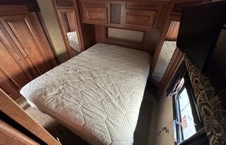 2013 Forest River WILDCAT 34' Bunkhouse 5th Wheel