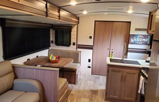 THE TEXAS KING! 2021 CrossRoads RV Sunset Trail