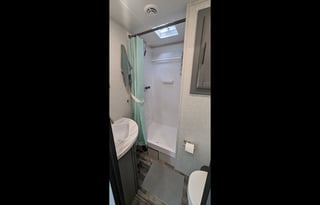 Bright & Modern Glamper Fully Stocked w/Free Wi-Fi