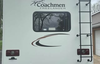 2014 Coachmen RV Freelander 32BH Chevy 4500