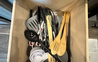 Comfortable Pet Friendly RV Loaded with Extras!!