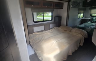 HAPPY CAMPER  2020 NOBO New Bed/Newly Upholstered