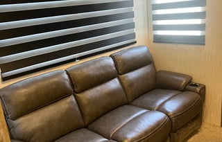 '20 40ft Vengeance Rogue 3 Bed 2 Bath sleep 10 CR1