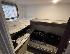 Forest River RV Wildwood X-Lite 273QBXL