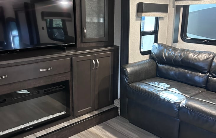 Pull out couch, full size