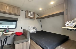 2022 Coleman Dutchman 17B sleeps 5