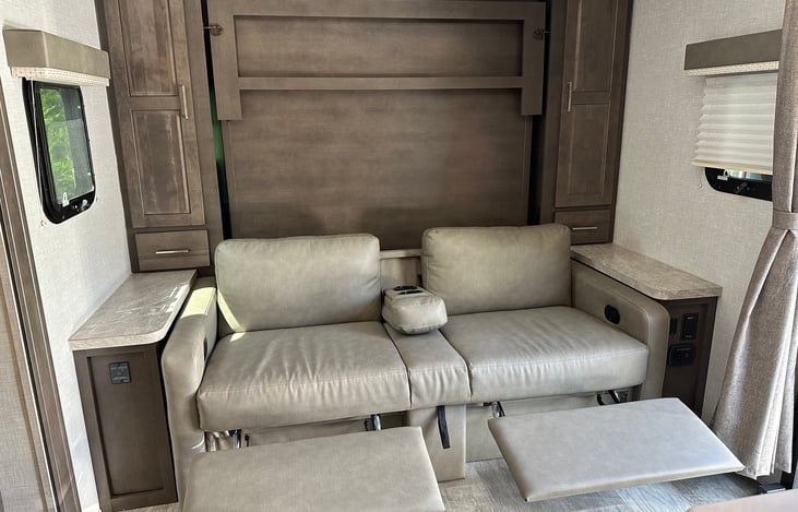 Living room reclining Cough