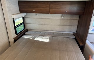 2022 Winnebago Navion 24D