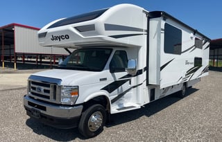 The Cowtown Coach! - AutoLevel, 2 A/Cs, Bunk Model