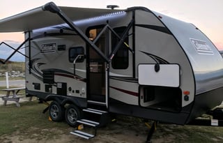 Happy as a Clam 2018 Coleman Light 1805RB