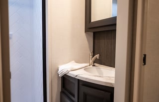 Brand NEW 2026 Luxury Camper Near Disney World!